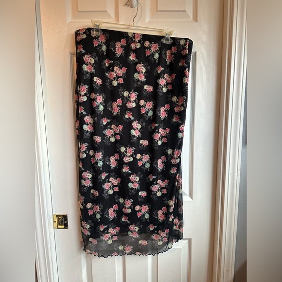 GUC Torrid Tea Length Pencil Skirt - Picture 5 of 7